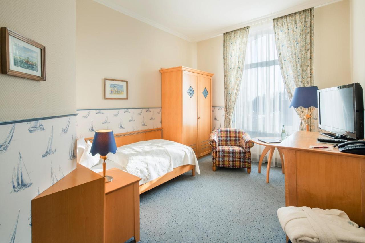 Inselhotel Vierjahreszeiten Боркум Екстериор снимка